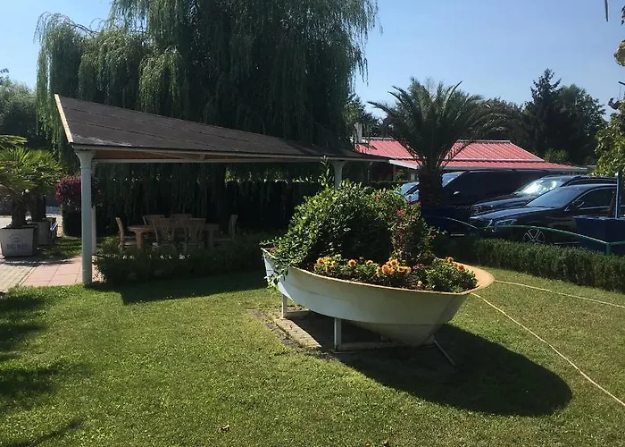 Semesterbostad Havel Marin Gmbh Brandenburg (Brandenburg an der Havel)